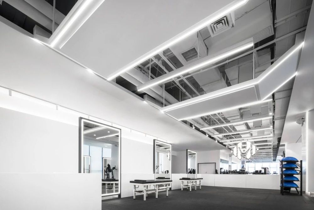 海克力斯健身金地店 | 科技感与光影交织的健身空间