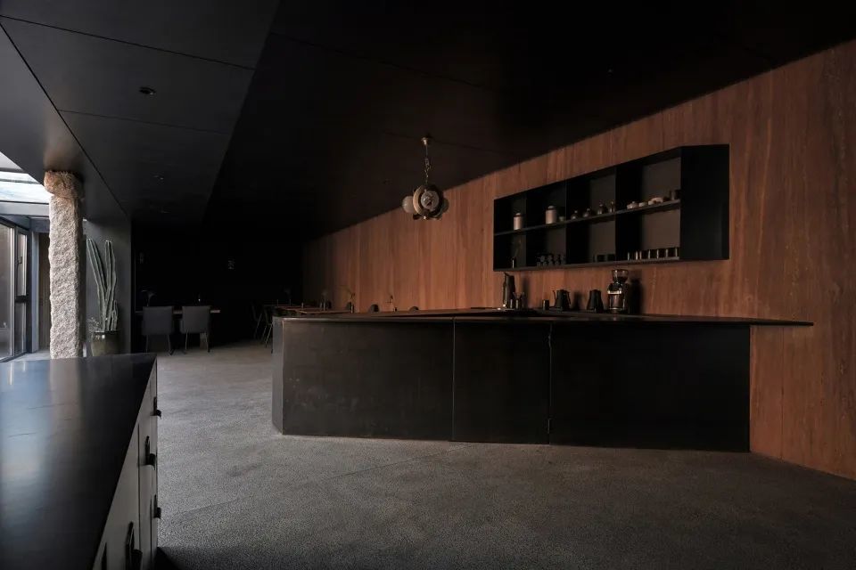 胡同深处的“崖餐厅” | 现代云南菜餐厅的设计演绎