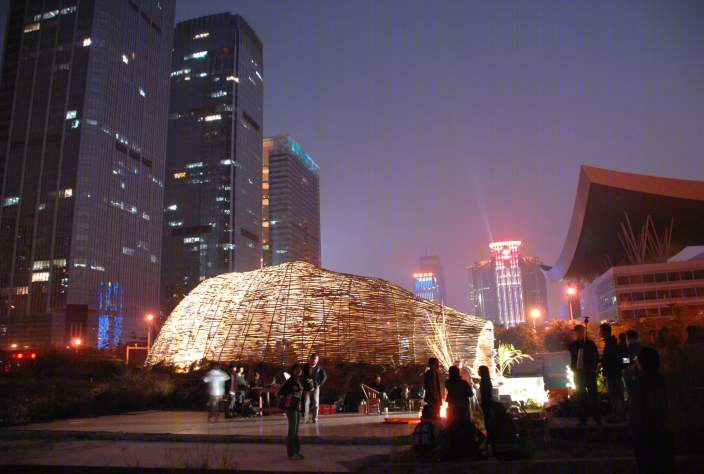 深圳“昆虫竹子景观”诠释废弃工地新生