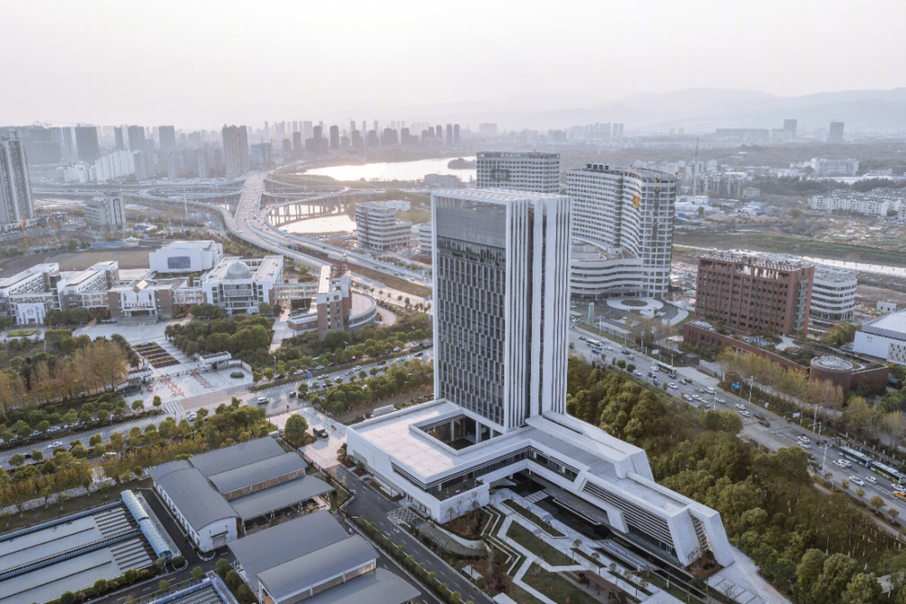 南昌洪城水业集团办公大楼——现代建筑中的水文化意向
