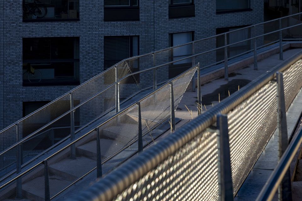 赫尔辛基 Jätkäsaari 停车设施 | 融合自然与现代的创新设计