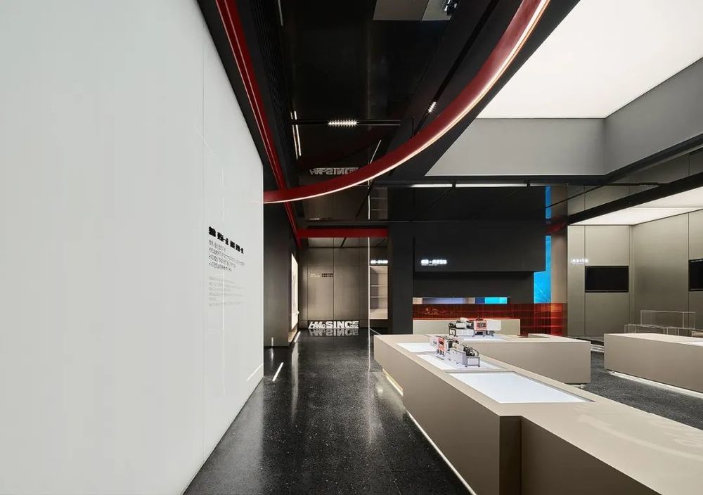 科技魅力 | HMD 机械办公展示空间的美学探索