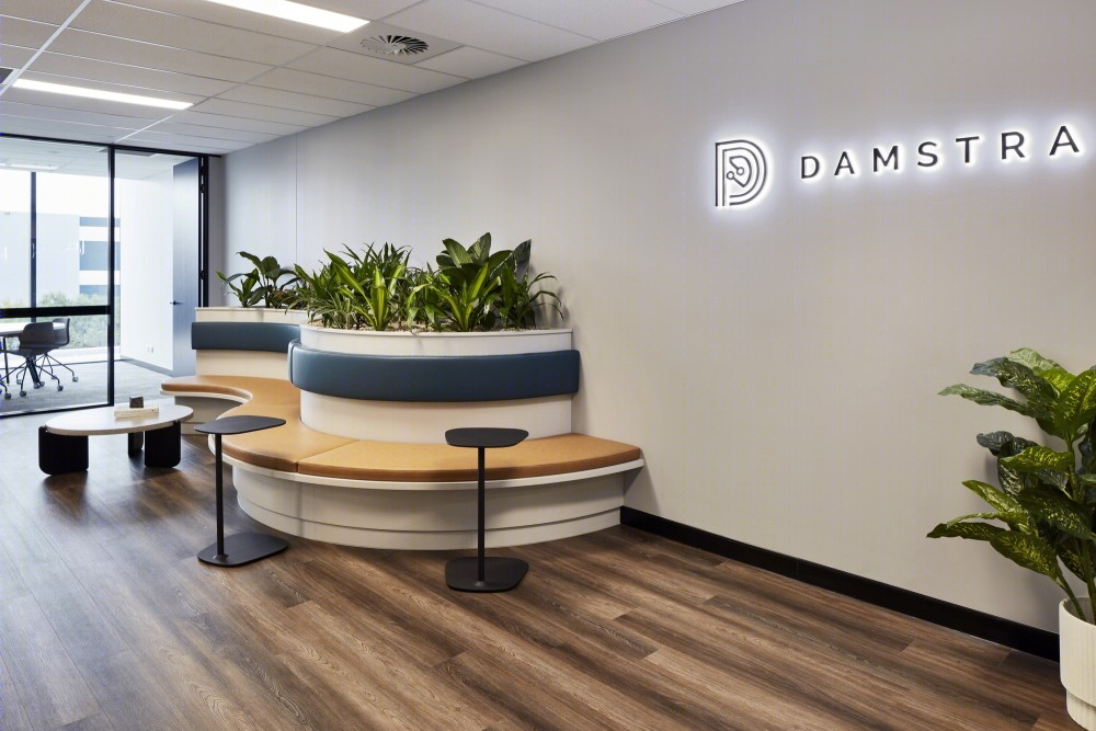 悉尼 Damstra 技术办公室设计 | 现代简约与精致细节的完美融合