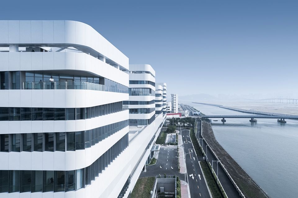 港珠澳大桥珠海口岸办公区 | 严谨活泼的国门形象
