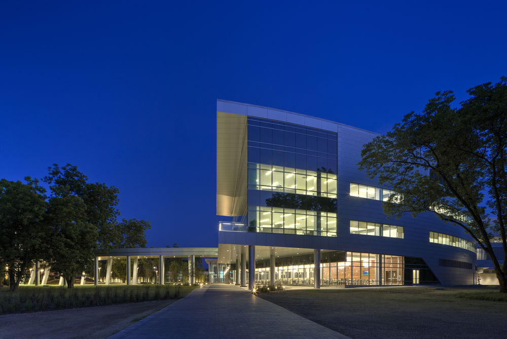 绿意盎然的技术中心—— CenturyLink Technology Center of Excellence