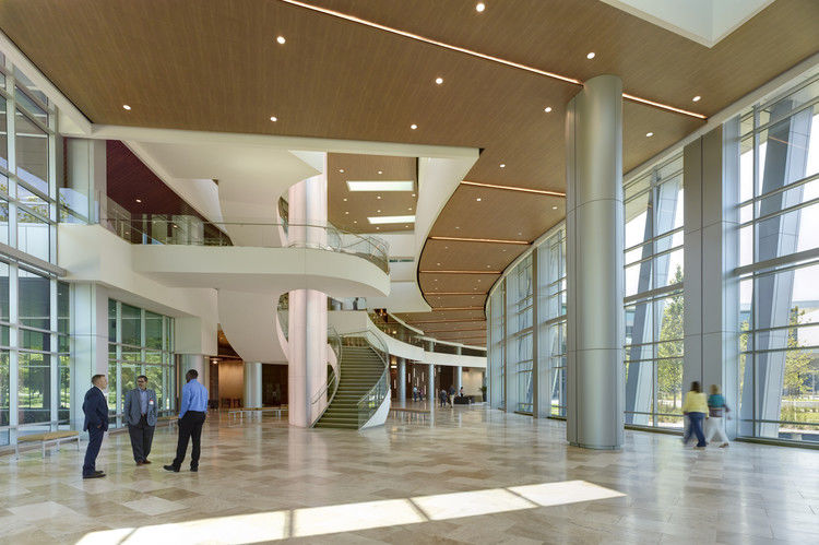 绿意盎然的技术中心—— CenturyLink Technology Center of Excellence