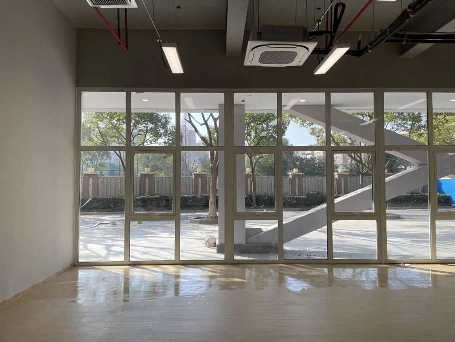 上海市实验学校新建体育中心 | 盒子叠错，空间交互