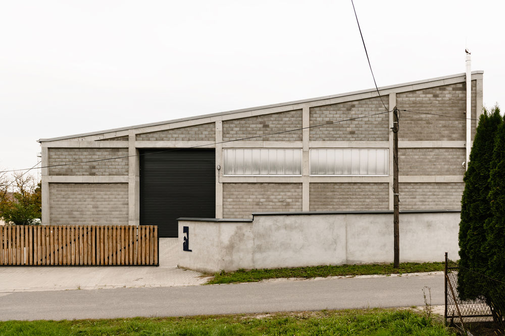 "乡村马厩的现代诠释 | Horse House Stable"