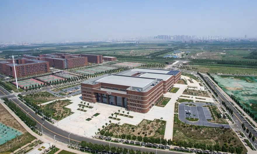 南开体育馆 | 红砖序列与功能整合的校园体育建筑