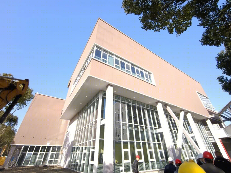 上海市实验学校新建体育中心 | 盒子叠错，空间交互