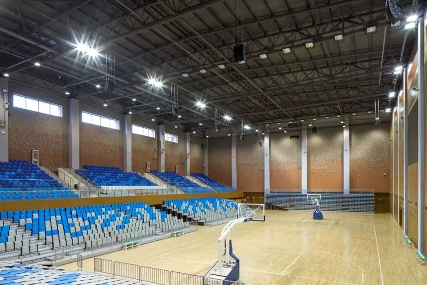 南开体育馆 | 红砖序列与功能整合的校园体育建筑