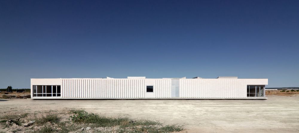 Óscar Miguel Ares Álvarez 打造温馨养老院——Housing for the Elderly
