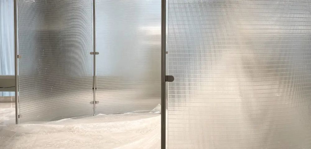 冰雪之恋 | MANLIBRIDAL 婚纱馆的极简奢华设计