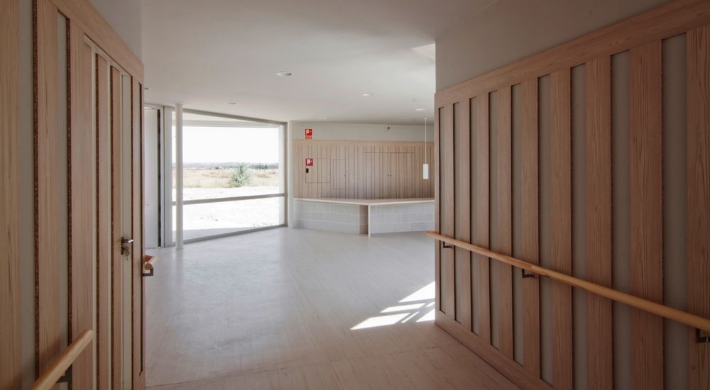 Óscar Miguel Ares Álvarez 打造温馨养老院——Housing for the Elderly