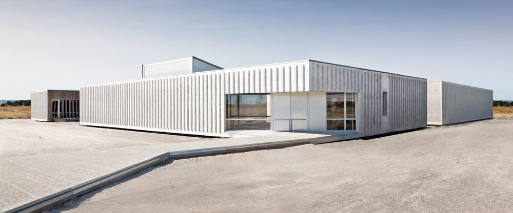 Óscar Miguel Ares Álvarez 打造温馨养老院——Housing for the Elderly