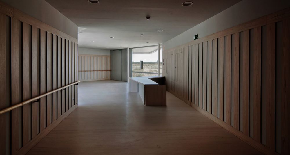 Óscar Miguel Ares Álvarez 打造温馨养老院——Housing for the Elderly