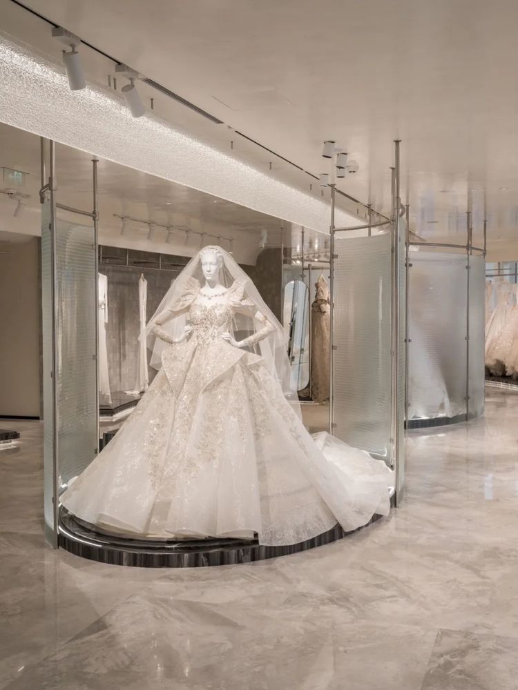 冰雪之恋 | MANLIBRIDAL 婚纱馆的极简奢华设计