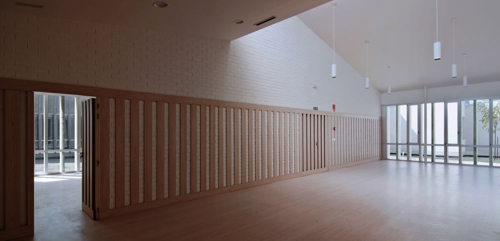 Óscar Miguel Ares Álvarez 打造温馨养老院——Housing for the Elderly