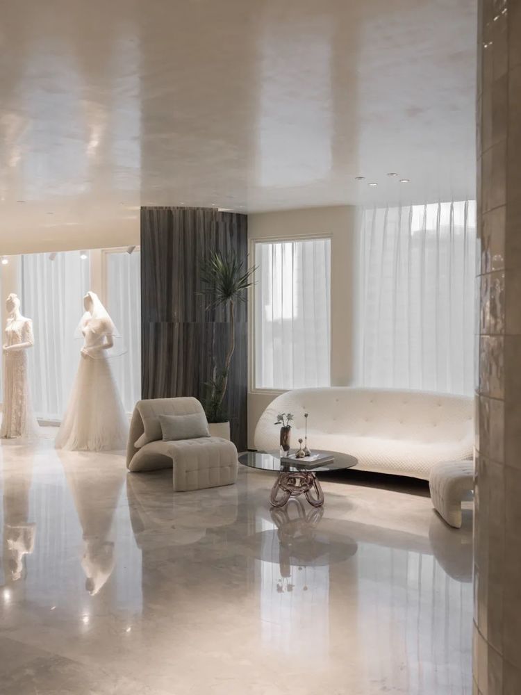 冰雪之恋 | MANLIBRIDAL 婚纱馆的极简奢华设计