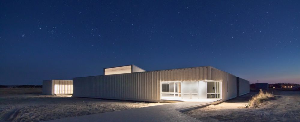 Óscar Miguel Ares Álvarez 打造温馨养老院——Housing for the Elderly