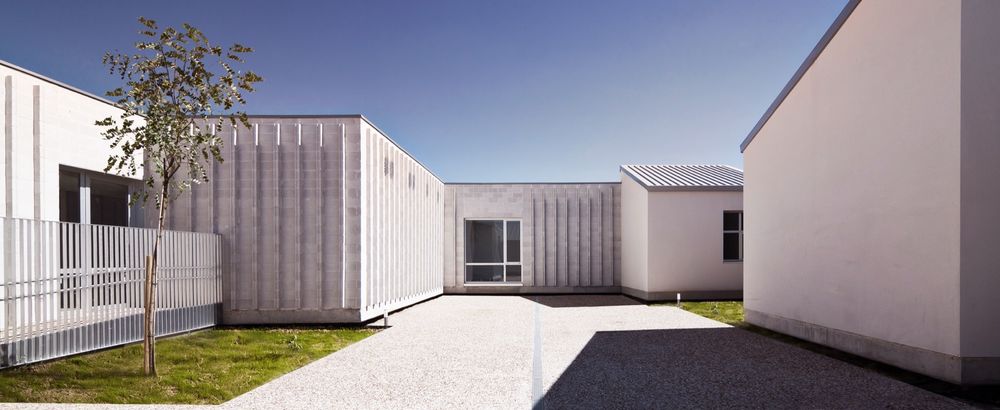 Óscar Miguel Ares Álvarez 打造温馨养老院——Housing for the Elderly