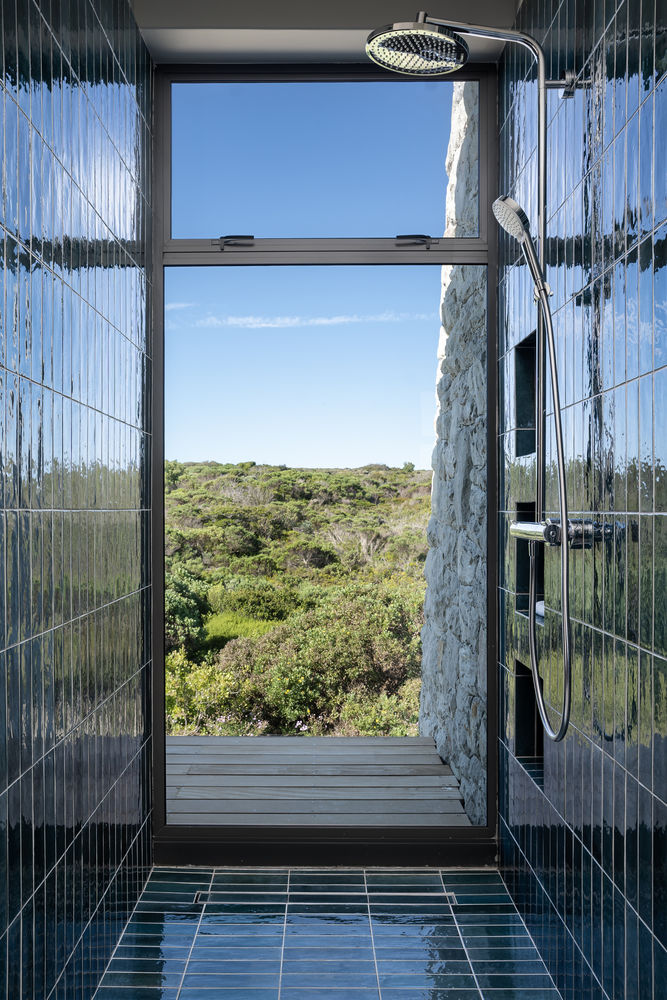 Lagom Cabin  / Neo Architects