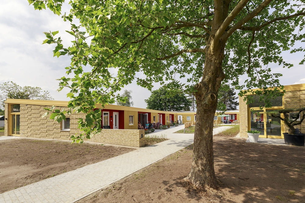 Elzenhof Veenoord Courtyard for Elderly / Specht architects & planners