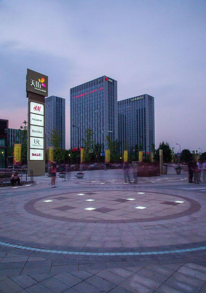 龙湖时代天街 | 现代简约商业景观设计