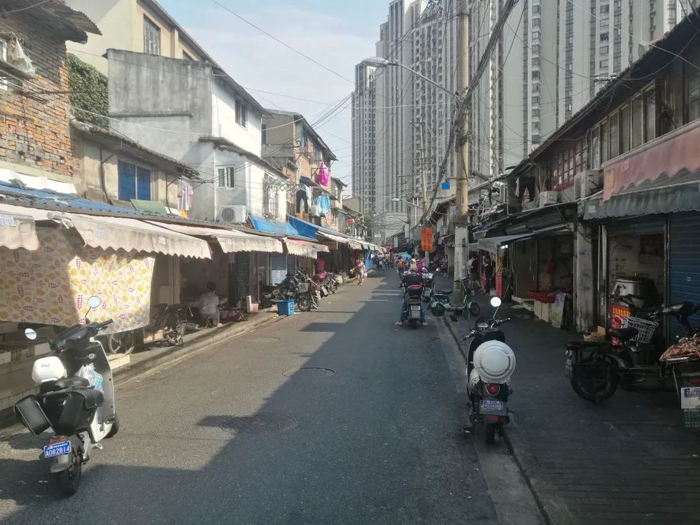上海定海路 449 弄非正规建造研究