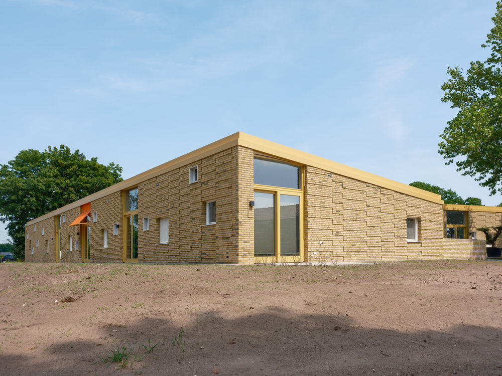 Elzenhof Veenoord Courtyard for Elderly / Specht architects & planners
