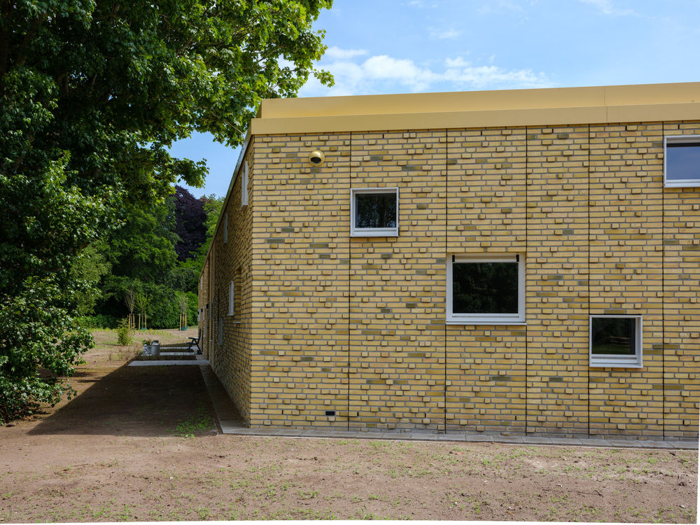 Elzenhof Veenoord Courtyard for Elderly / Specht architects & planners