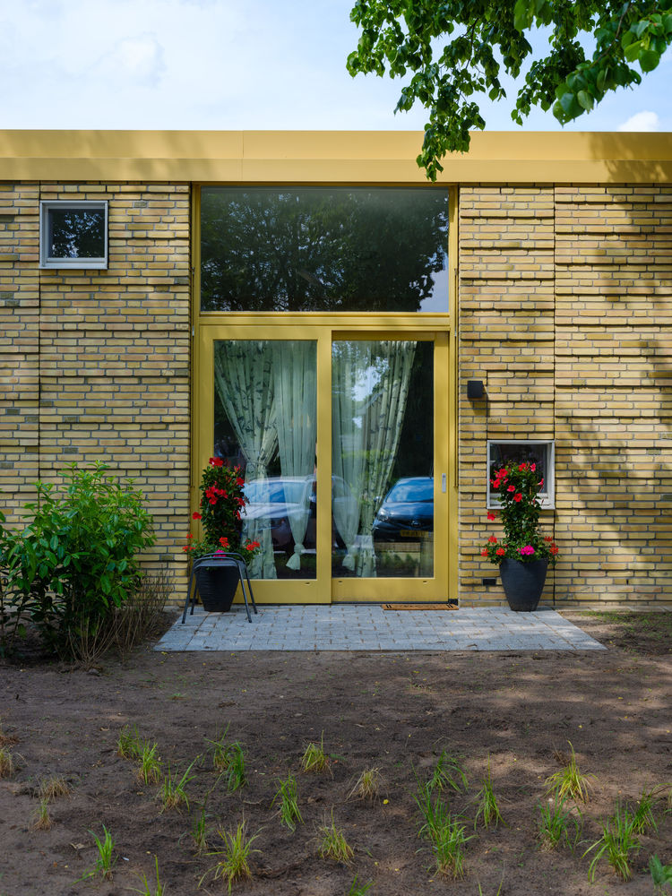 Elzenhof Veenoord Courtyard for Elderly / Specht architects & planners