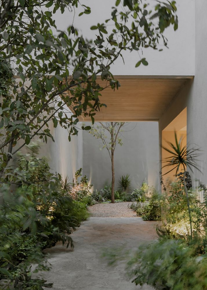 墨西哥 Hacienda Santa Bárbara 107 公寓，绿色生态阳台打造舒适生活空间