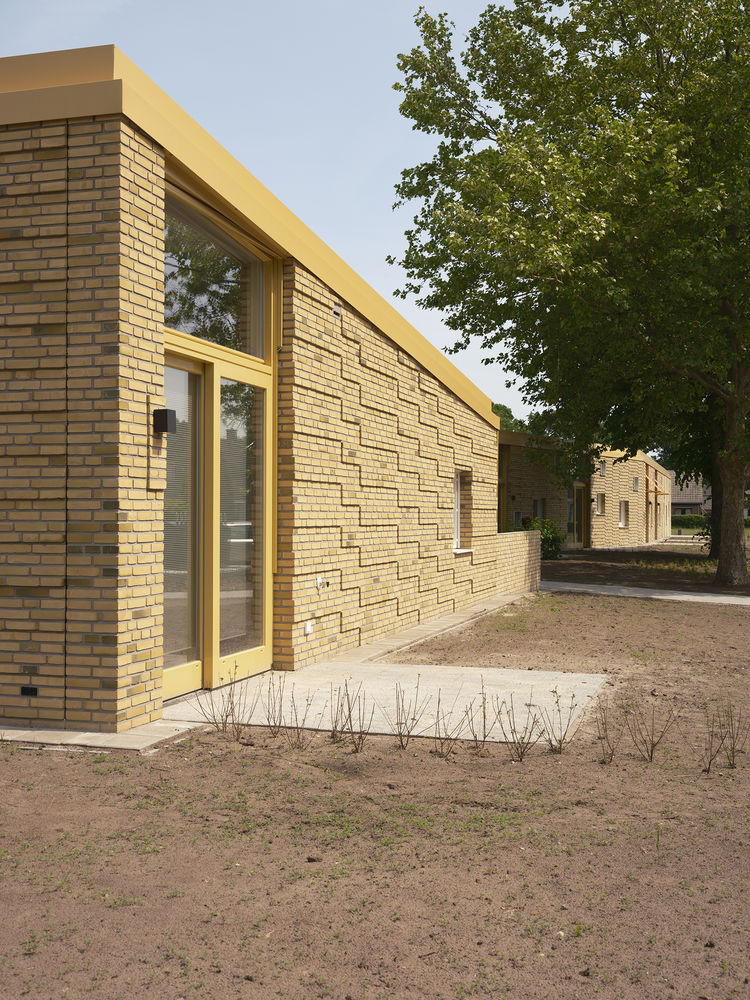 Elzenhof Veenoord Courtyard for Elderly / Specht architects & planners