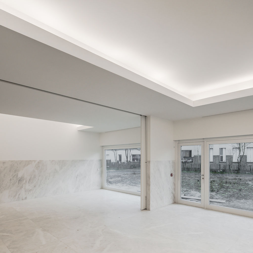 Saint-Jacques-de-la-Lande教堂，法国雷恩 / Álvaro Siza Vieira