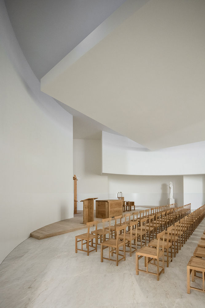 Saint-Jacques-de-la-Lande教堂，法国雷恩 / Álvaro Siza Vieira
