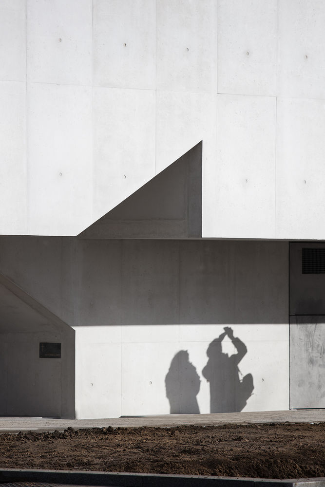 Saint-Jacques-de-la-Lande教堂，法国雷恩 / Álvaro Siza Vieira