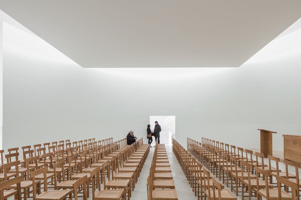 Saint-Jacques-de-la-Lande教堂，法国雷恩 / Álvaro Siza Vieira