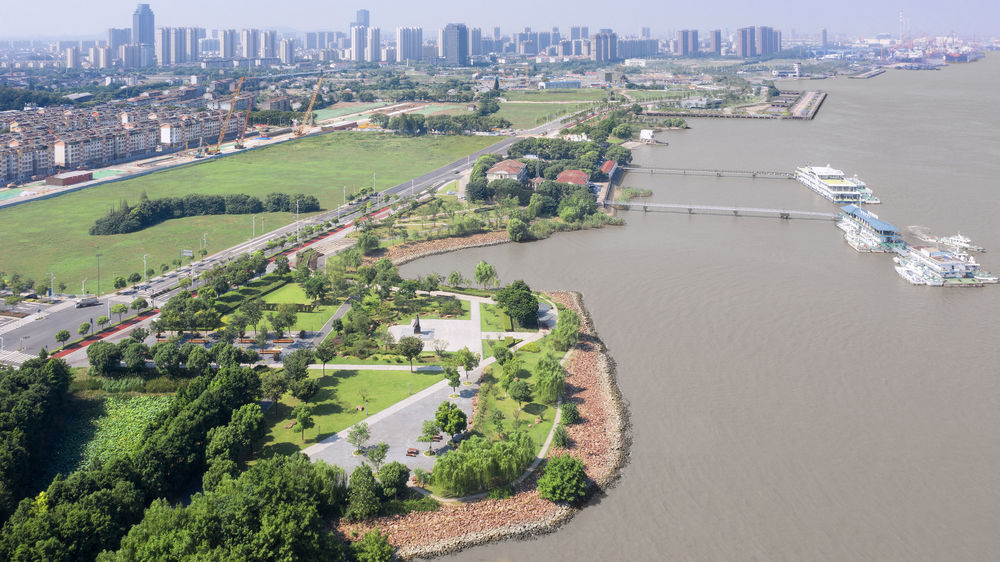 江苏江阴长江码头公园——融合历史与生态的休闲新地标