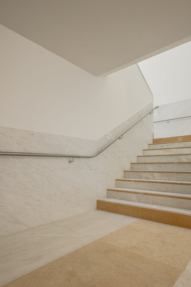 Saint-Jacques-de-la-Lande教堂，法国雷恩 / Álvaro Siza Vieira
