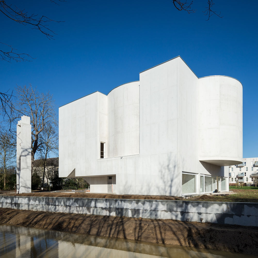 Saint-Jacques-de-la-Lande教堂，法国雷恩 / Álvaro Siza Vieira