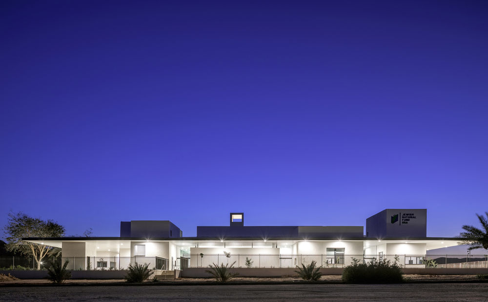 Arava Aquatic Sports Center / Zait Lev Architects