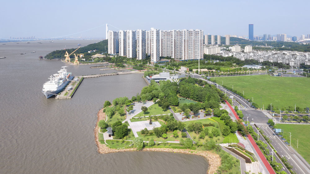 江苏江阴长江码头公园——融合历史与生态的休闲新地标
