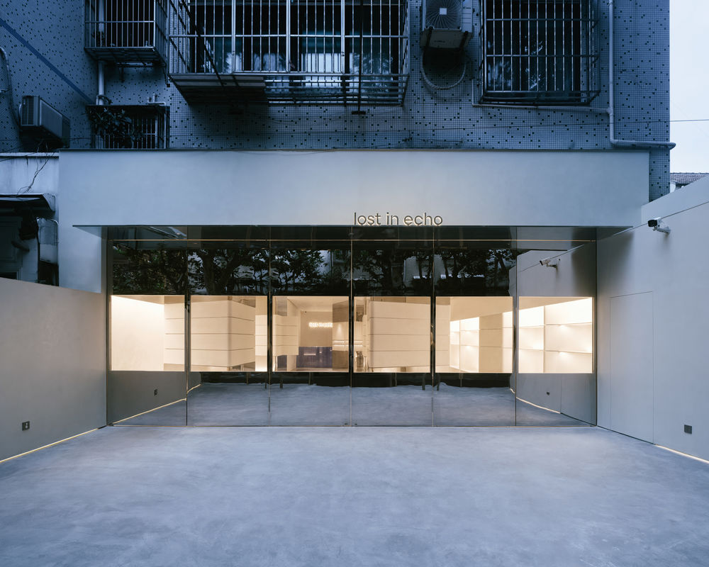 Lost in Echo Store / dongqi Design