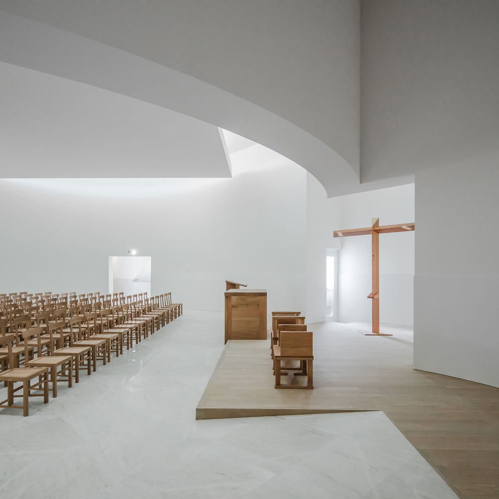 Saint-Jacques-de-la-Lande教堂，法国雷恩 / Álvaro Siza Vieira