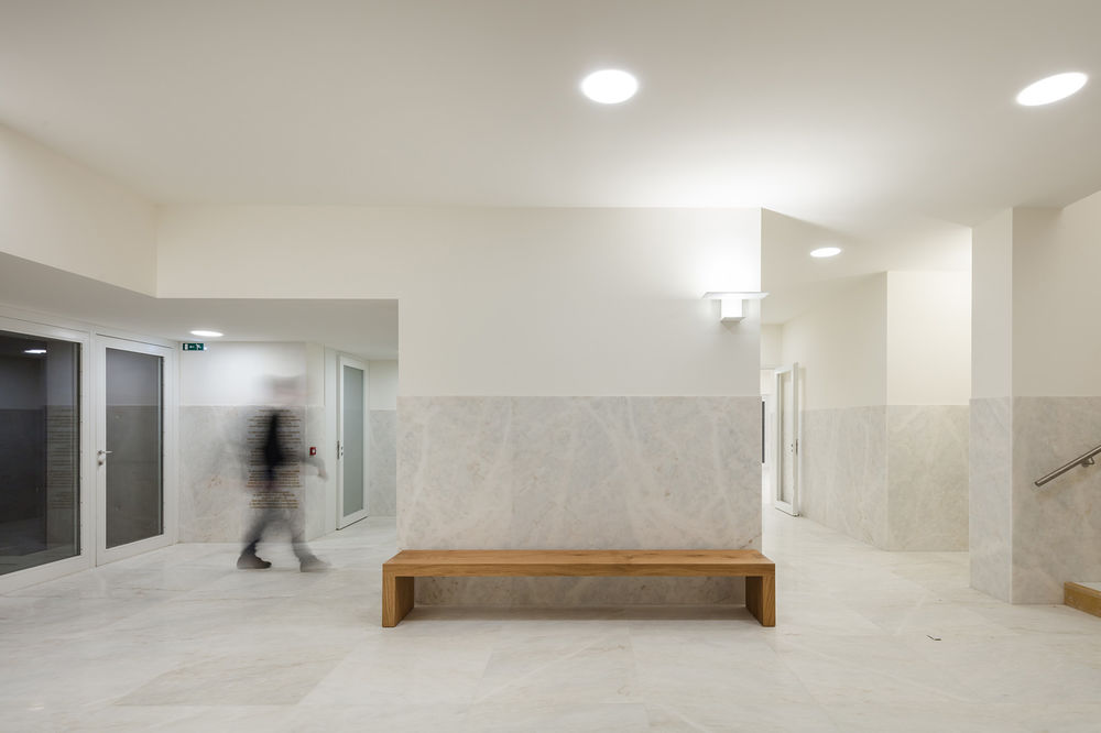 Saint-Jacques-de-la-Lande教堂，法国雷恩 / Álvaro Siza Vieira