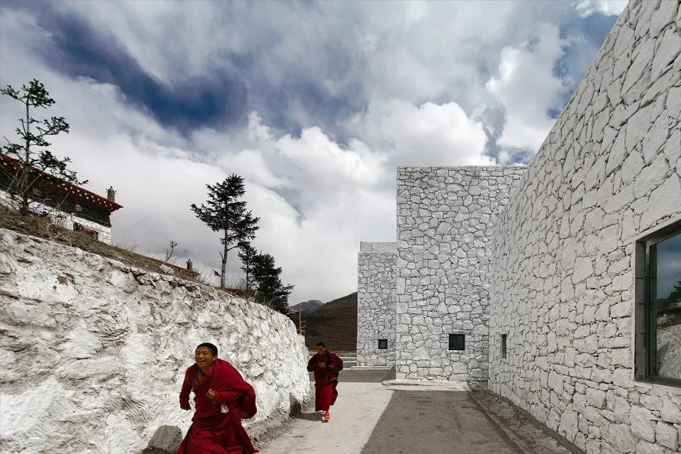 雪山之畔的藏式新旧对话——青海赞普博物馆扩建