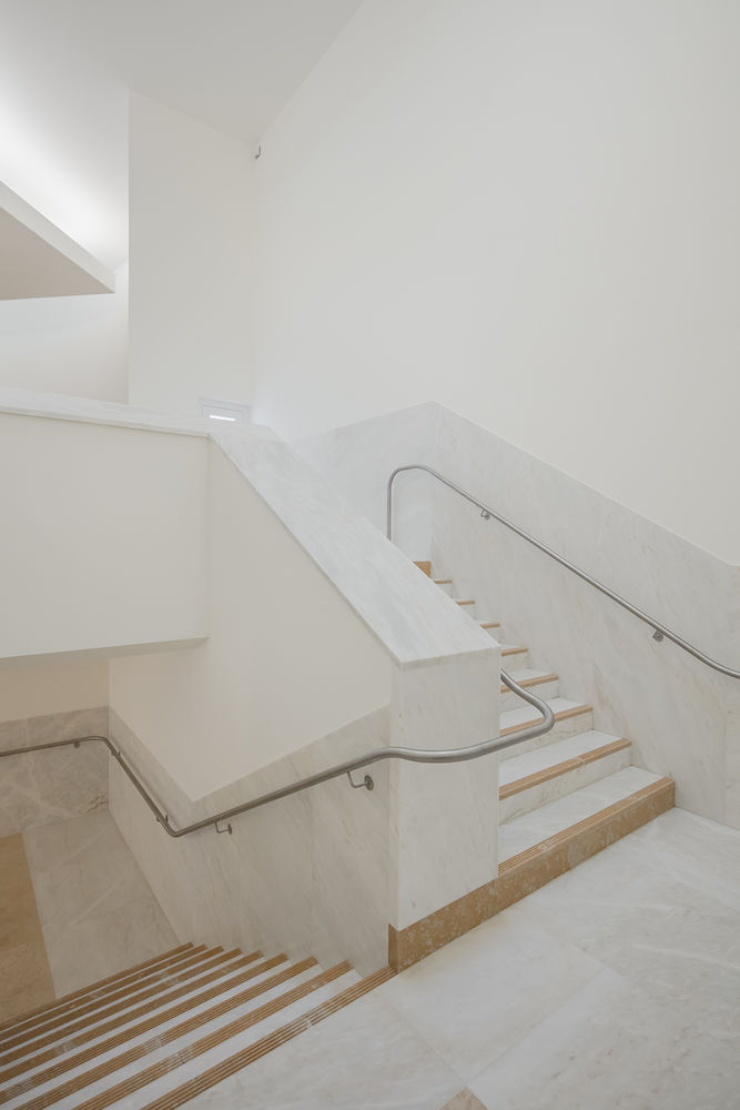 Saint-Jacques-de-la-Lande教堂，法国雷恩 / Álvaro Siza Vieira