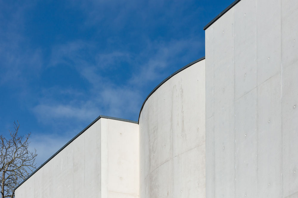 Saint-Jacques-de-la-Lande教堂，法国雷恩 / Álvaro Siza Vieira