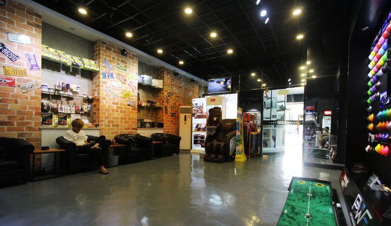工业金属风CHINNAL汽车美容店，打造科技感视觉体验